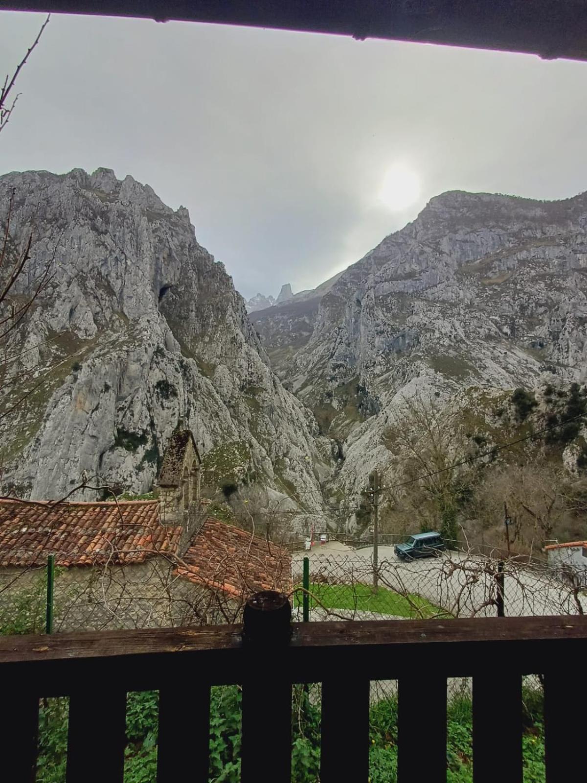 El Portal Del Abuelo Lejlighed Arenas De Cabrales Eksteriør billede