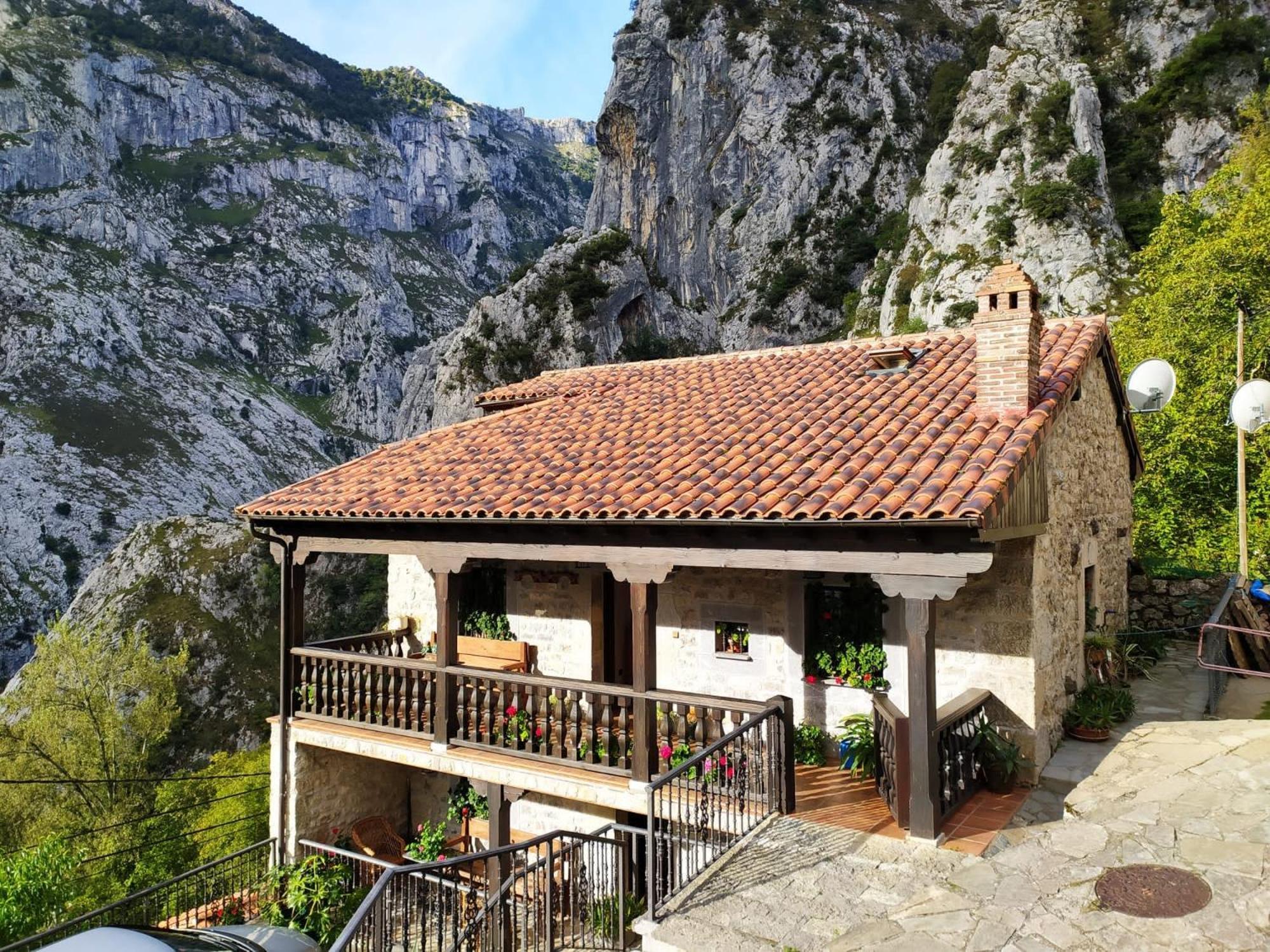 El Portal Del Abuelo Lejlighed Arenas De Cabrales Eksteriør billede