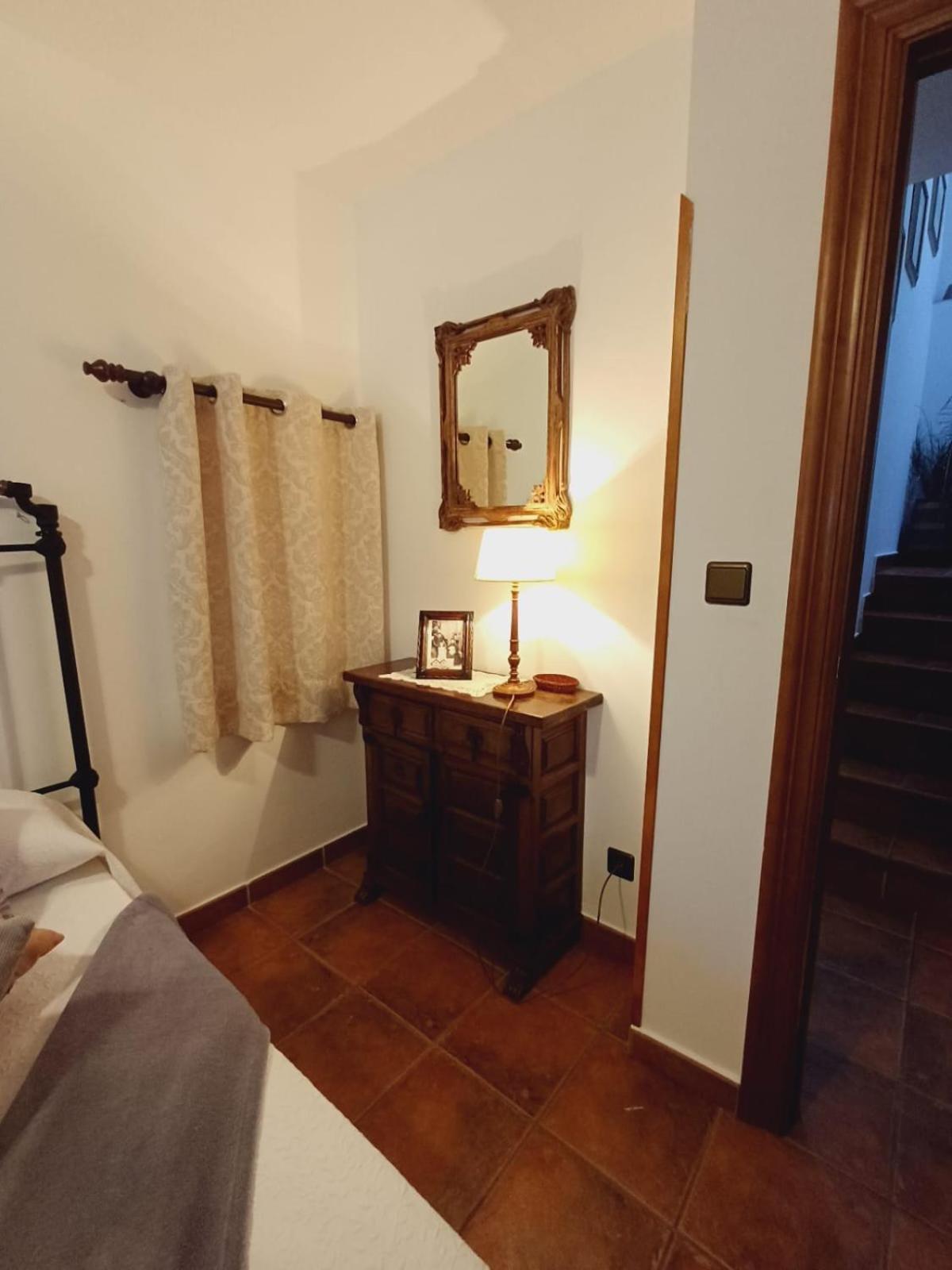 El Portal Del Abuelo Lejlighed Arenas De Cabrales Eksteriør billede