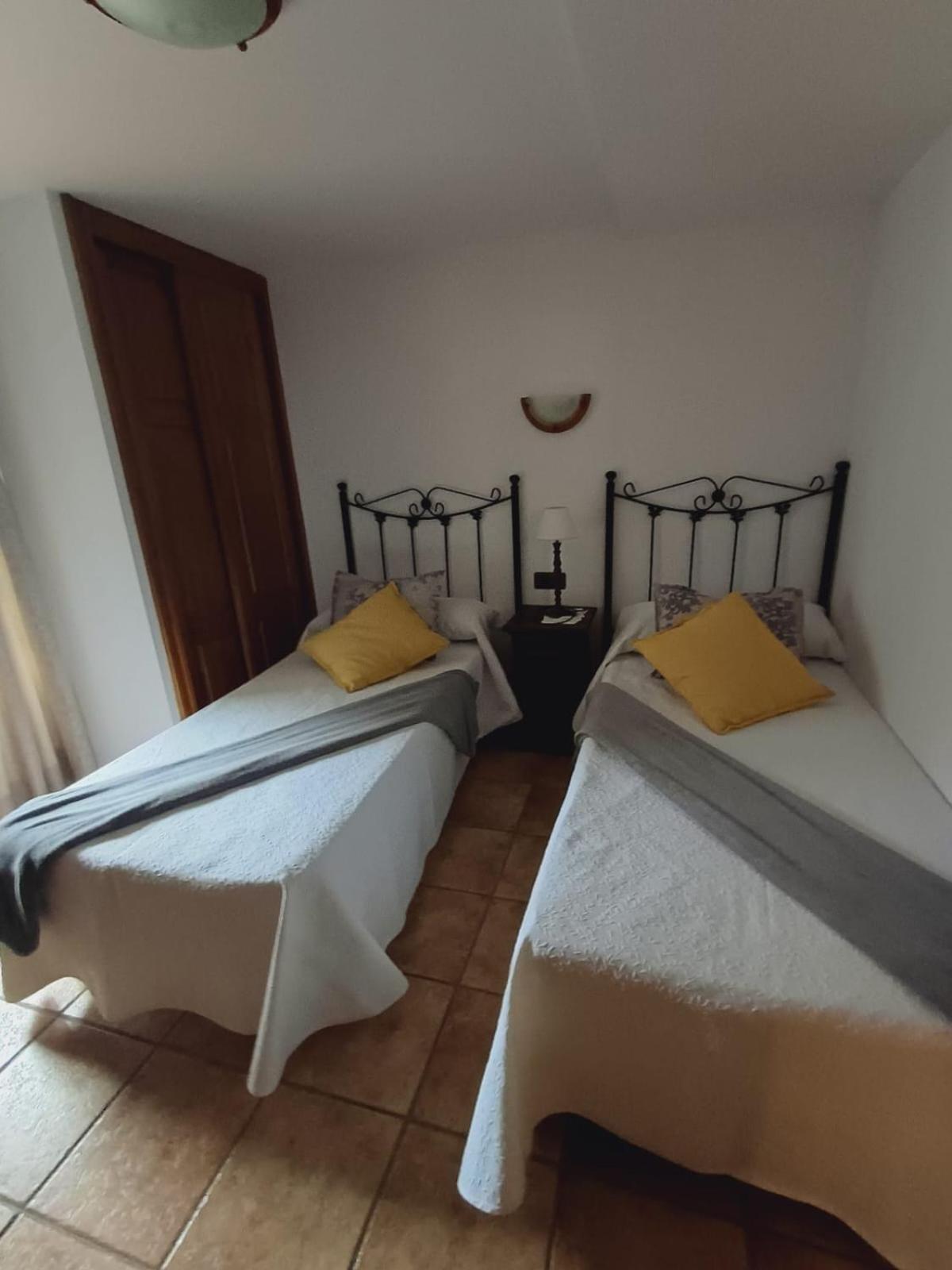 El Portal Del Abuelo Lejlighed Arenas De Cabrales Eksteriør billede